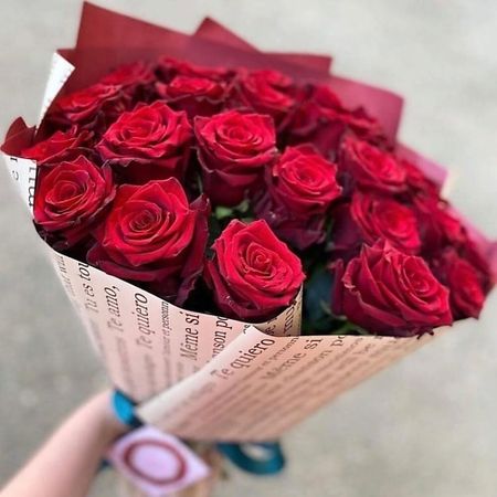 Букет живых цветов FLOWERTVER Букет Торжество красного жанна юрьевна бочманова тайна красного шатра