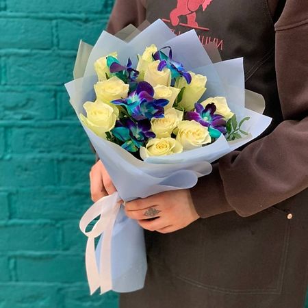 Букет живых цветов ЦВЕТЫ МИШКИ Букет из розы и орхидеи