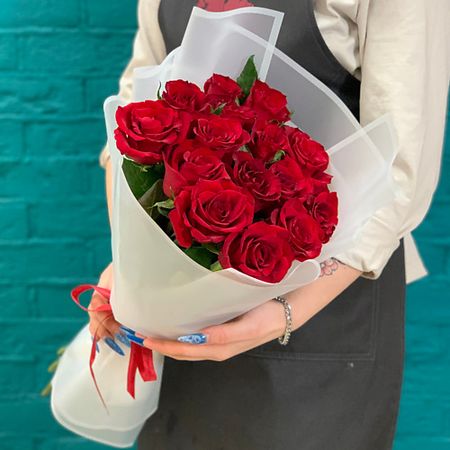 Букет живых цветов ЦВЕТЫ МИШКИ Букет из 15 красных роз
