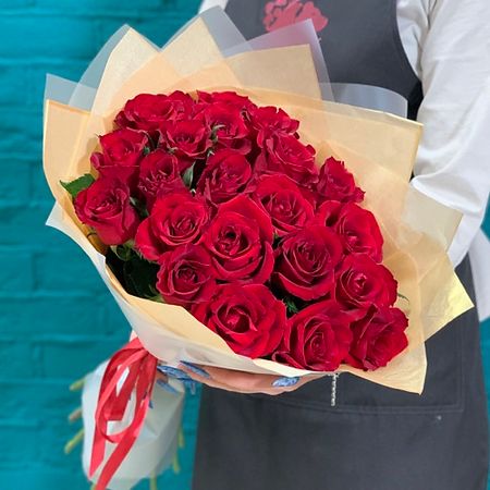 Букет живых цветов ЦВЕТЫ МИШКИ Букет из 21 красной розы