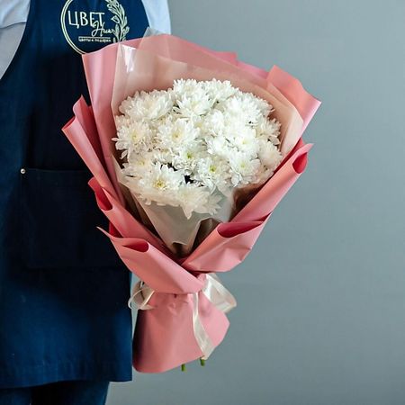 Букет живых цветов ЦВЕТНИК ЦВЕТЫ И ПОДАРКИ Букет белой хризантемы Балтика размер M