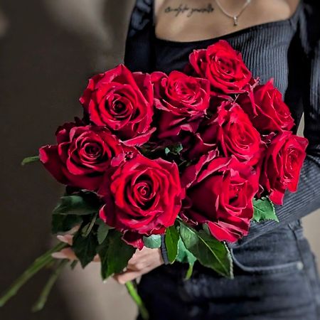 Букет живых цветов KRASFLOWERS Девять бордовых роз для любви