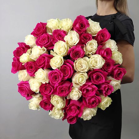 Букет живых цветов MILOTTA FLORAL SHOP 51 Роза Яркий микс