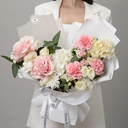 Букет живых цветов ROSA DI LUNA Сборный букет Илифия