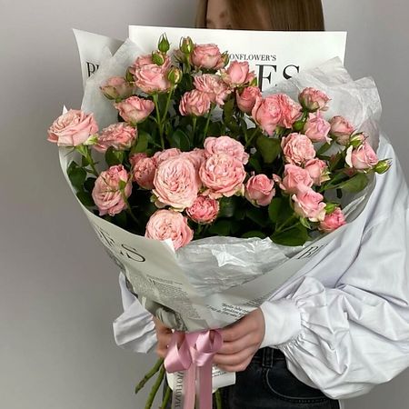 Букет живых цветов VLSHBN FLOWERS STATE Монобукет из 7 пионовидных кустовых роз