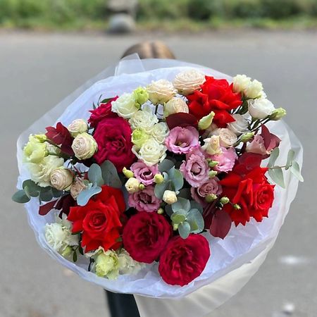 Букет живых цветов LE BOUQUET Большой букет из пионовидных роз с эустомой джефф эбботт большой куш